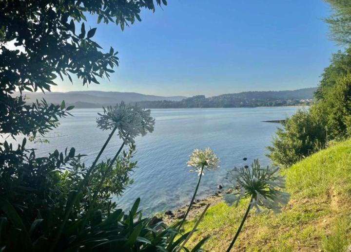 Appartement Atico Con Vistas A La Ria De Arosa à Rianjo Extérieur photo